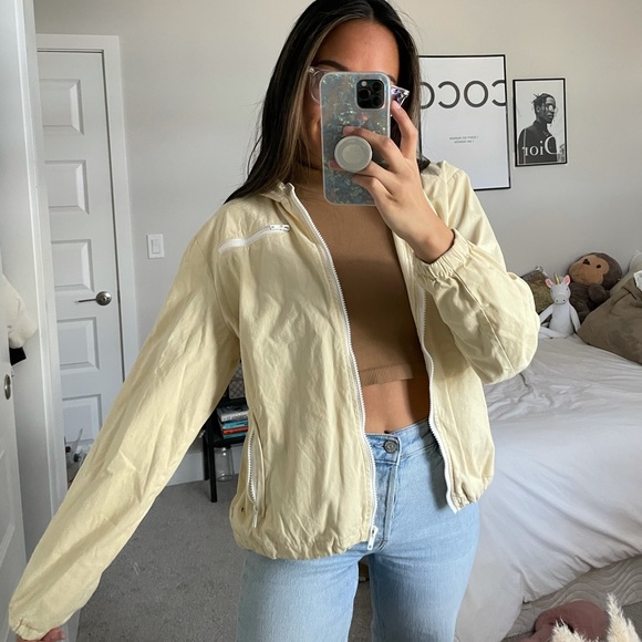 Yellow jacket - Picture 2 of 2